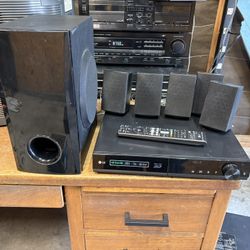 LG Surround Sound Player And Speakers 
