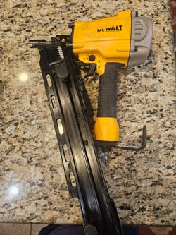 DeWalt DWF83PL Pneumatic 21° Collated Corded Framing Nailer