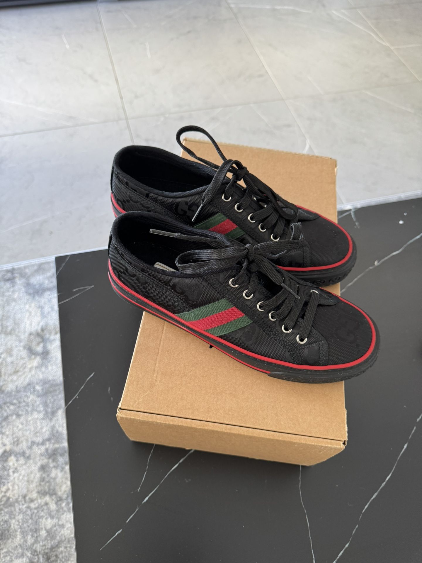 MEN'S GUCCI OFF THE GRID SNEAKER