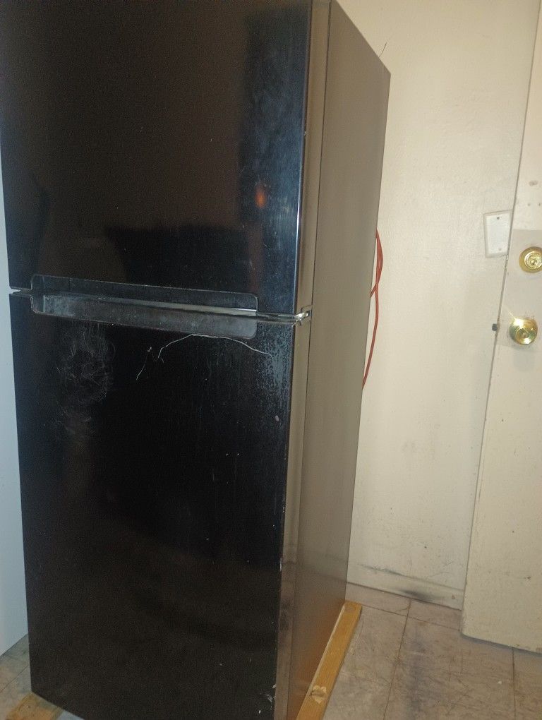 whirlpool small fridge 