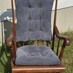 Mahogany Rocking Chair W/cushion