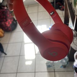 Beats Solo 3s Product Red
