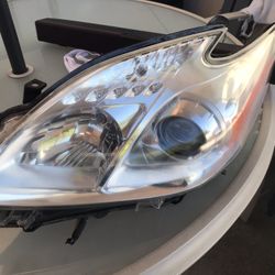 2010-2015 Toyota Prius Front Left Driver Headlight