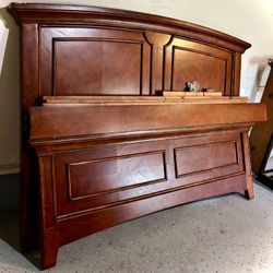 🔥 Queen Bed Frame – Solid Wood Dark Cherry – High-End Look – Great Condition – $300 OBO