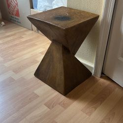 Accent Table