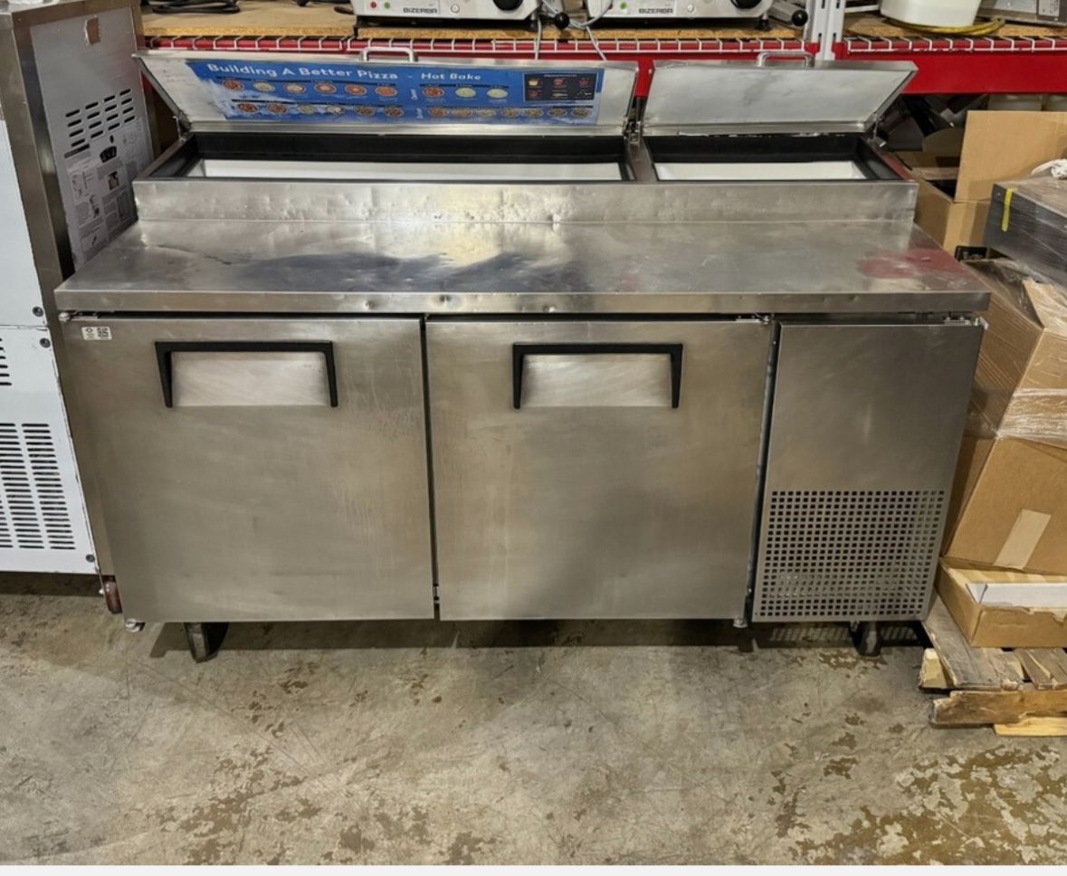 Commercial Prep table w/ Refridgerated base