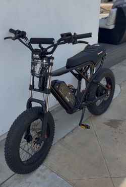 Ridstar Q20 (trading for emotos not really looking for cash)