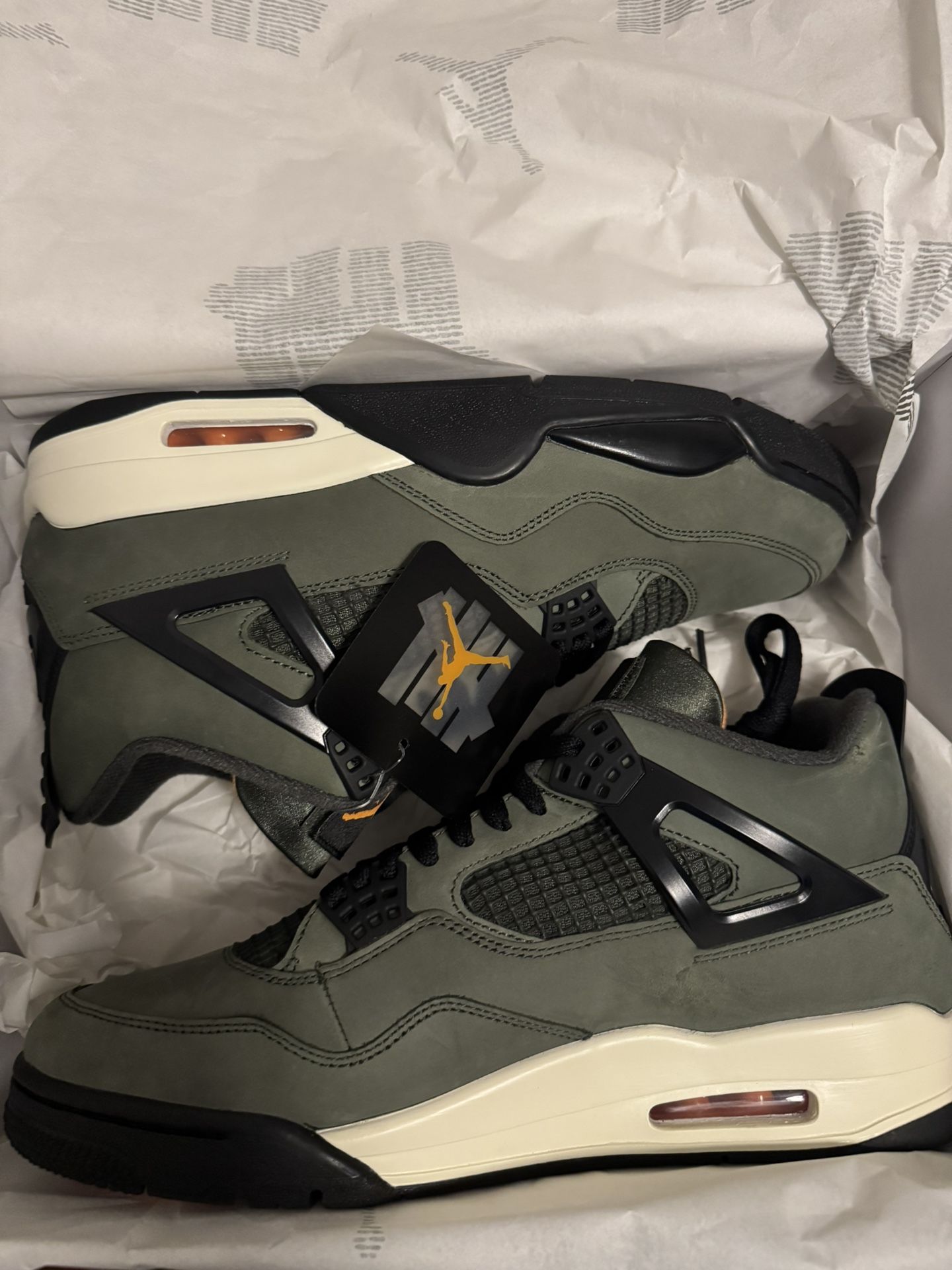 JORDAN UNDEFEATED 4s sz 11