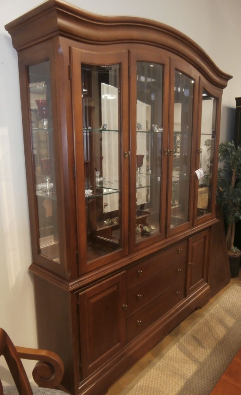 Thomas buffet With Glass Shelves