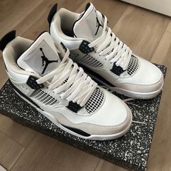Air Jordan 4 Retro Military Black
