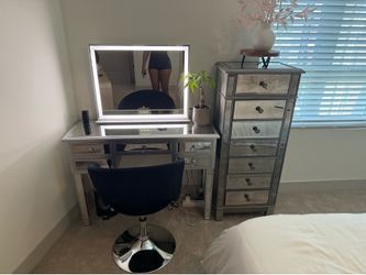 Makeup Vanity Set