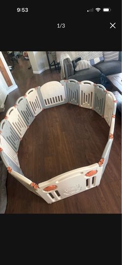 Baby play pen gate