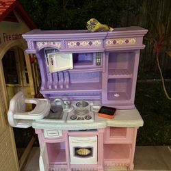 Play Kitchen