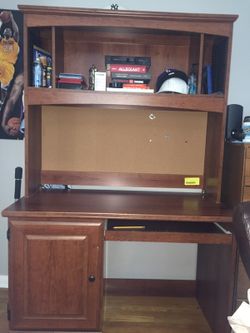 Desk 6 ft by 4 ft