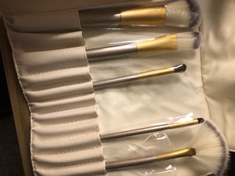 Makeup brushes new and used