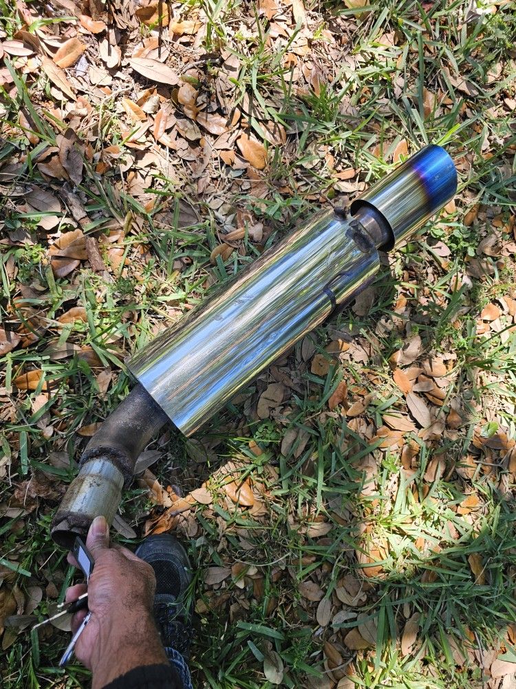 Twin Pipe Exhaust Muffler (Used)