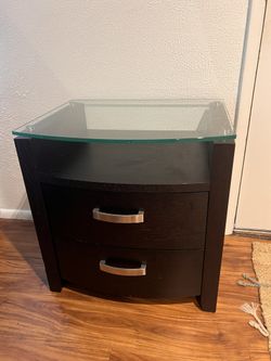 2-drawer Nightstand. Great Condition