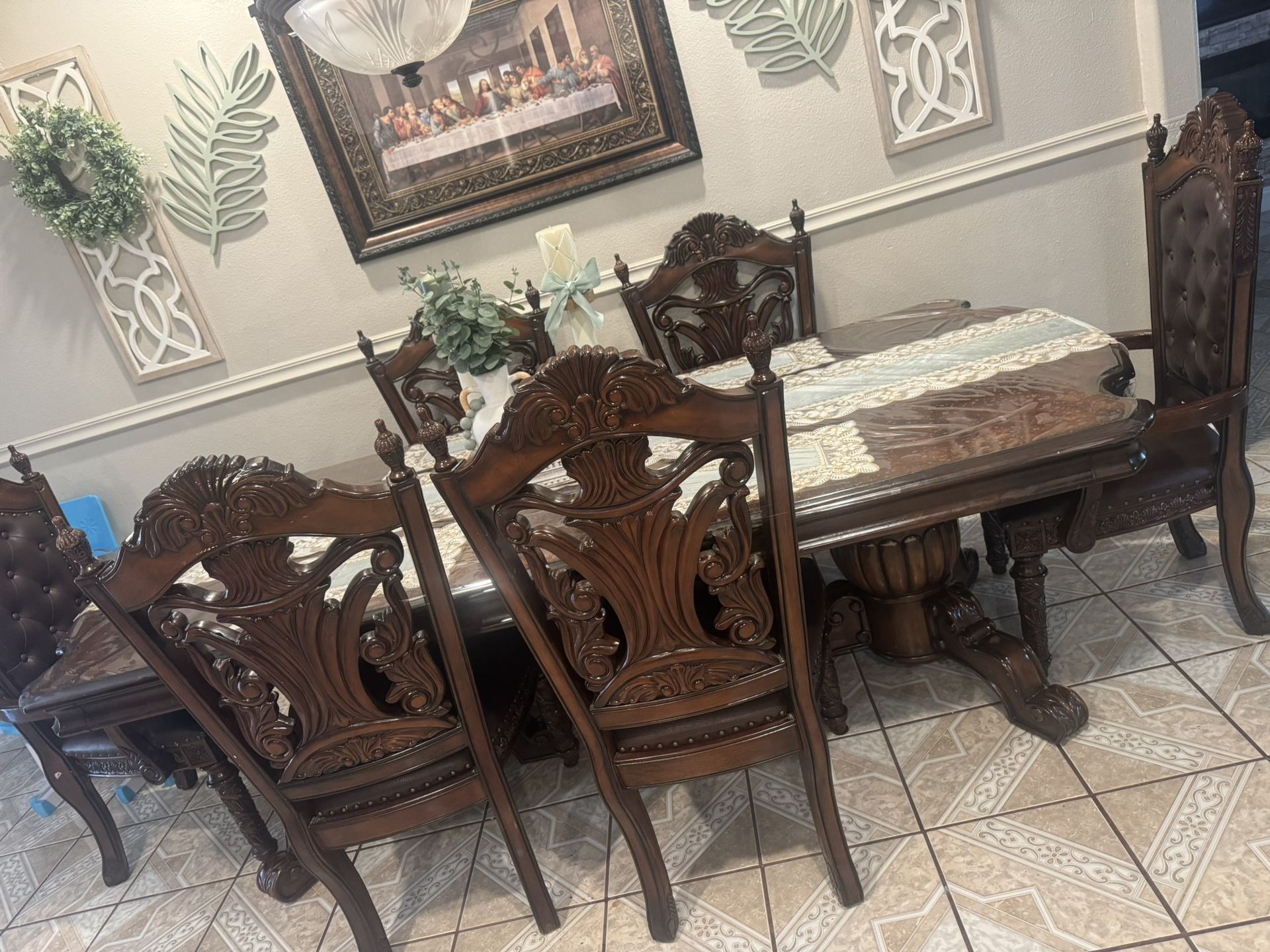 Dinning Table/ 6 Chairs