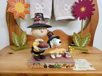 Super cute Peanuts Thanksgiving Collectible