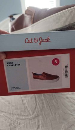 Boy sneakers size 5