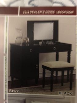 Black vanity set wit stool black new in box 📦