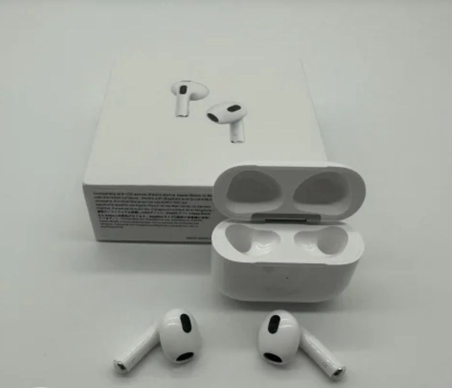 Apple AirPods 3 with MagSafe Charging Case