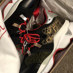 Red Runner Flat Louboutin 