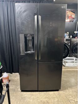 LG Refrigerator ***Read Description