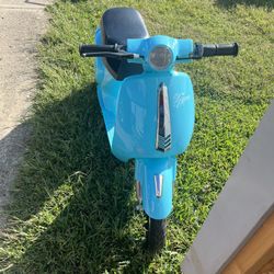 Hyper Toys 24volt Retro Scooter