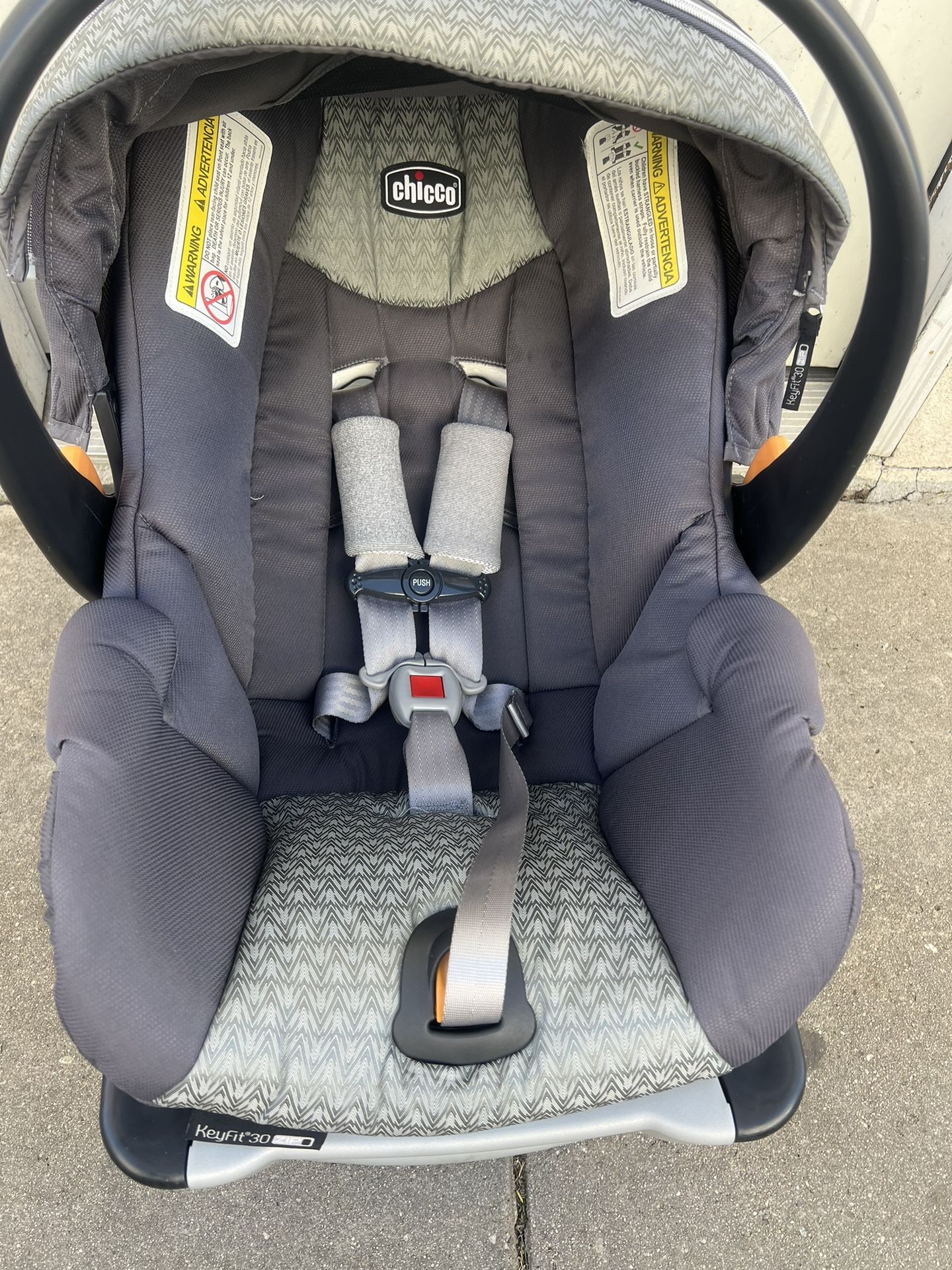 CHICCO KEYFIT 30 CAR SEAT