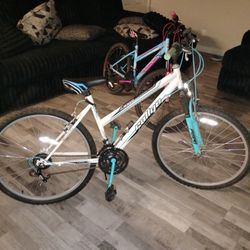 BIKE FOR SELL NEED TO BE SOLD BY TUESDAY 