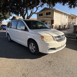 2012 DODGE GRAND CARAVAN 159K MI CLEAN TITLE 7 PASSENGER STOR N GO SEATING CLEAN VAN  CLEAN INTERIOR NEEDS SERVICE