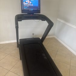 Norditrac Commercial 2450 with IFIT subscription Heart rate monitor 