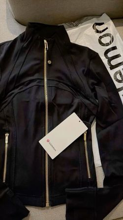 Black and gold Lululemon Define Jacket #activewear