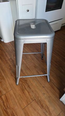 4 Stackable Metal Bar Stools