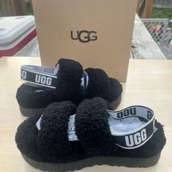 UGG Women’s Slippers Brand New Size 8 