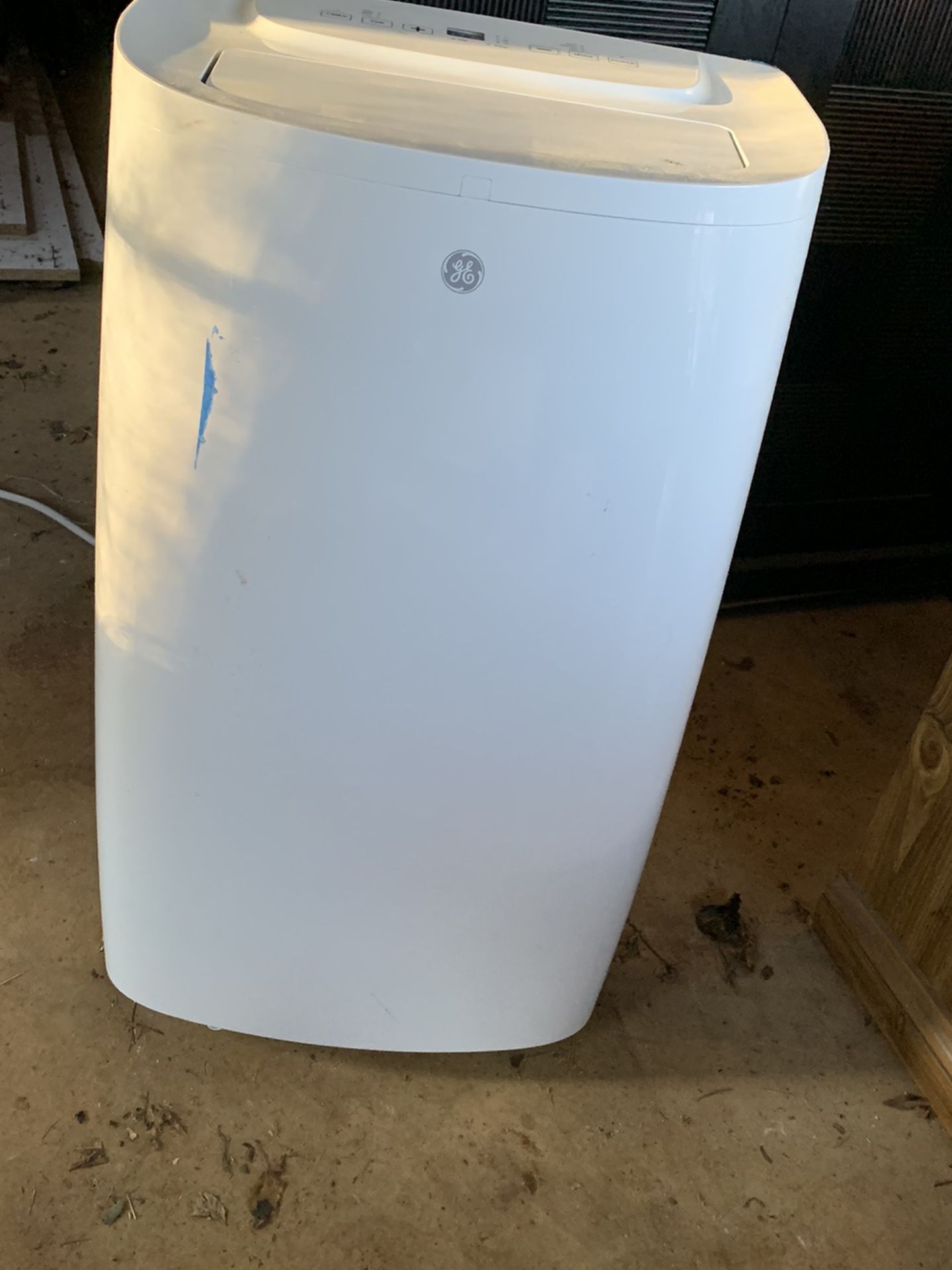GE Air Conditioner Unit