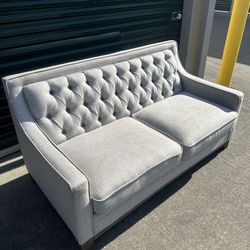 Beige Tufted Loveseat Sofa 🛋️  FREE DELIVERY 🚚 