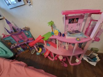Disney castle and Barbie Dreamhouse Playset