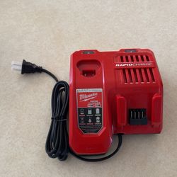 Milwaukee M18 Rapid Charge Charger