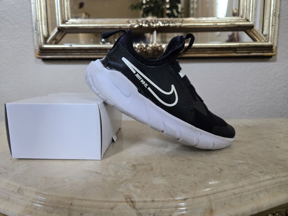 Boy's NIKE Flex Shoes Size 1