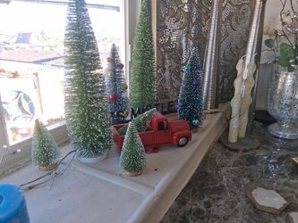 Christmas Rress And Truck 