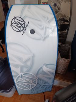 Morey bodyboard with leash.