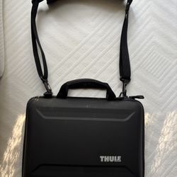 Thule - 14” Laptop Sleeve/Hard Case