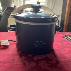 Mainstays 2 Quart Manual slow Cooker Matte Blake