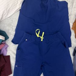 Women’s Figs Scrub Set 