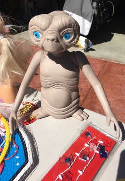 E.T. Extra Terrestrial Collectible Toy