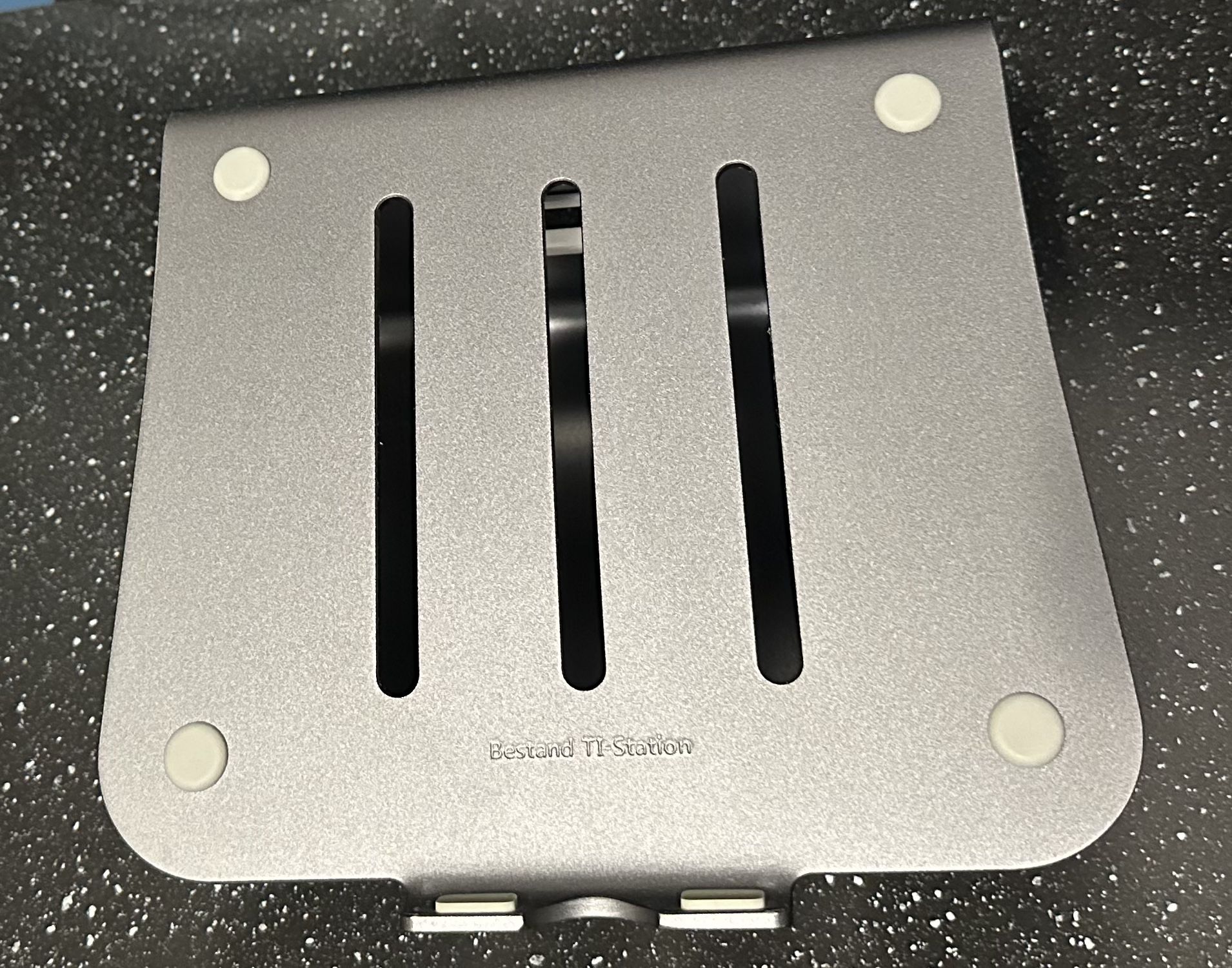 Full Metal Laptop Stand