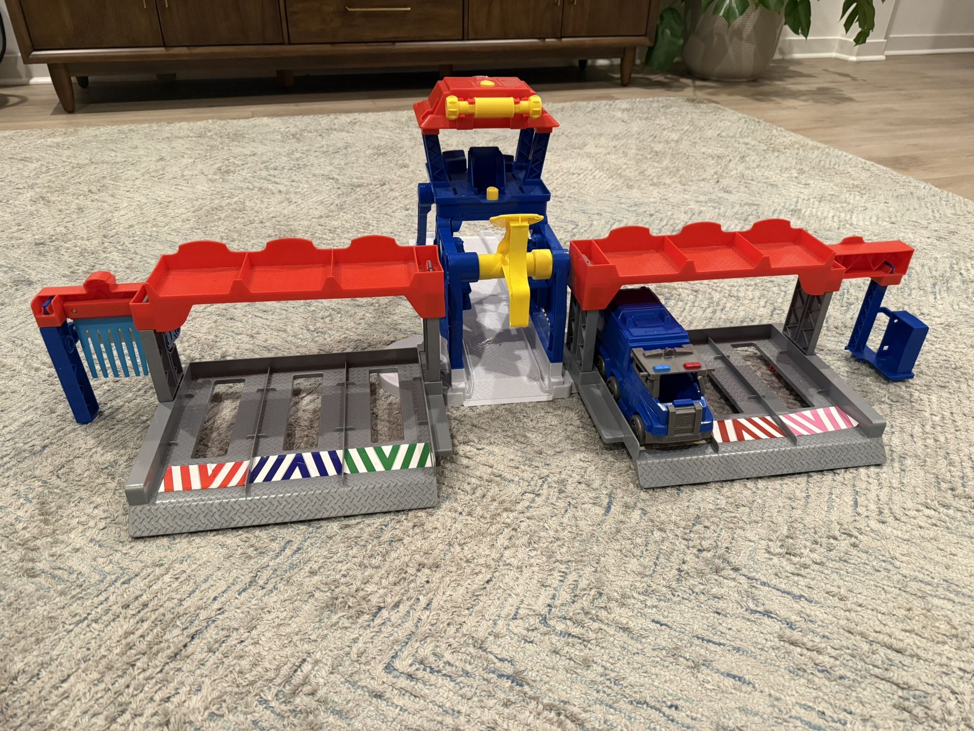 Paw Patrol Big Truck Pups- Truck Stop Playset