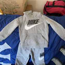 Nike And Adidas Sets Selling As A Package 